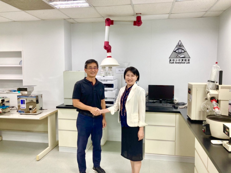 樟芝 牛樟芝 皿培 皿培研究所 光鹽 台灣光鹽生物科技學苑